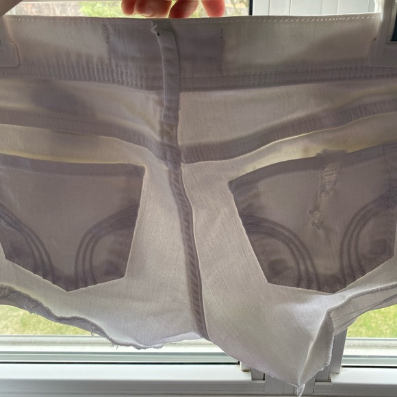 White hollister shorts - Picture 2 of 3